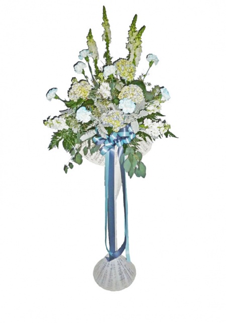 White Wicker Alter Bouquet