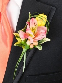 Boutonniere Peach Alstromeria